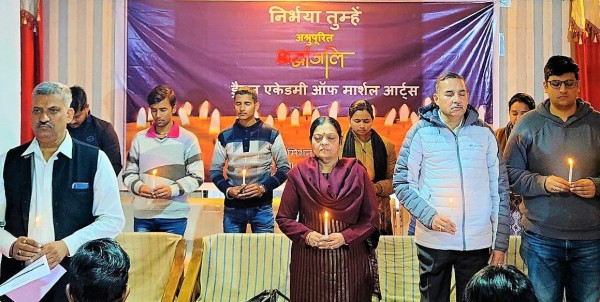 लोमहर्षक निर्भया कांड की दसवीं बरसी पर ड्रैगन एकेडमी ऑफ मार्शल आर्ट्स के द्वारा निर्भया को अश्रुपूरित श्रद्धांजलि:महिलाओं के लिए एकमात्र आत्म रक्षार्थ समर्पित संस्थान