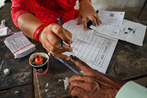 14 राज्यों और केंद्र शासित प्रदेशों में दो चरणों के बाद लोकसभा चुनाव संपन्न, 100 से ज्यादा गांवों में पहली बार हुआ मतदान!
