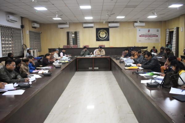 जिला सड़क सुरक्षा समिति की बैठक हुई कलेक्ट्रेट स्थित संगम सभागार में  !