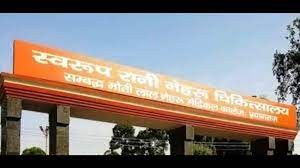 इसी पोस्टमार्टम हाउस में कुछ दिन पहले  ट्रेनिंग करने आई थी एमबीबीएस छात्रा श्रुति के पिता यह कहते ही फफक पड़े!
