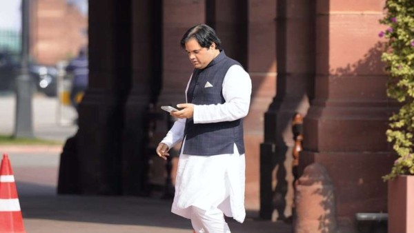 वरुण गाँधी का टिकट कटा पीलीभीत से दिया मौका योगी के  मंत्री जितिन प्रसाद को  बीजेपी ने