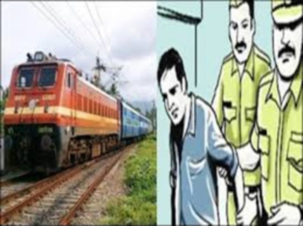 चलती ट्रेन में चढ़ते वक्त बिगड़ा बैलेंस, ट्रेन के गेट पर लटका शख्स, आरपीएफ स्टाफ ने बचाया, वीडियो आया सामने!