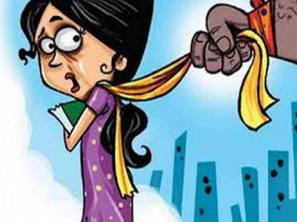 धूमनगंज में छेड़खानी में  पहले कपड़े फाड़े, अब जान से मारने की धमकी दी: आरोपियों ने धमकी दी- पुलिस हमसे स्मैक कारोबार में हिस्सा लेती है, कुछ नहीं कर पाएगी!