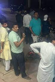 पैसे के कारण  डॉक्टर ने रोक दिया  इलाज! अस्पताल में 3 साल की बच्ची की मौत पर हंगामा:  गौस मेडिकेयर सेंटर का मामला!