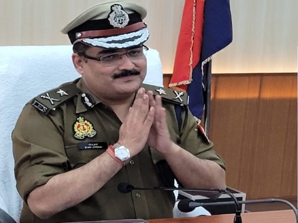 पुलिस कमिश्नर रमित शर्मा को पुलिस पदक से  किया गया सम्मानित:उत्कृष्ट सेवा के लिए!