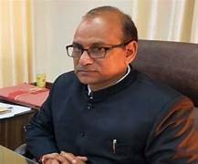 जब लेटरपैड औरअपना  हस्ताक्षर देख सचिव रह गए दंग: युवक ने खुद ही बना लिया फर्जी नियुक्ति पत्र!