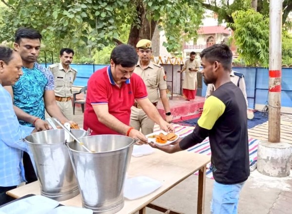 शक्ति और भक्ति का अद्भुत समन्वय! हनुमान भक्ति से सराबोर हुआ आईजी जोन कार्यालय प्रयागराज....