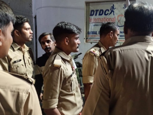 चोरों का दुस्साहस 24 घंटे में दो बार घर में घुसा :जेवर से लेकर केबल तक साफ किया हाथ ,पुलिस चौकी से महज  50 मीटर दूर !