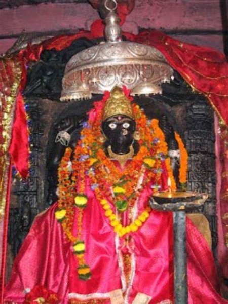 जगदलपुर) बस्तर के पहले राजा अन्नमदेव ने करवाया था 52 वें शक्तिपीठ मां दंतेश्वरी के मंदिर का निर्माण....