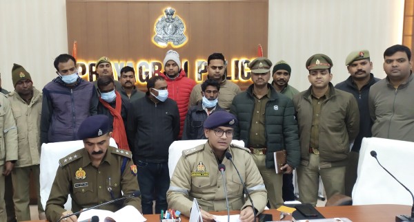 प्रयागराज में धड़ल्ले से चल रही थी अवैध हथियार फैक्ट्री, 35 हजार में पिस्टल और 12 हजार में बिक रहा तमंचा , ऐसे हुआ पर्दाफाश!