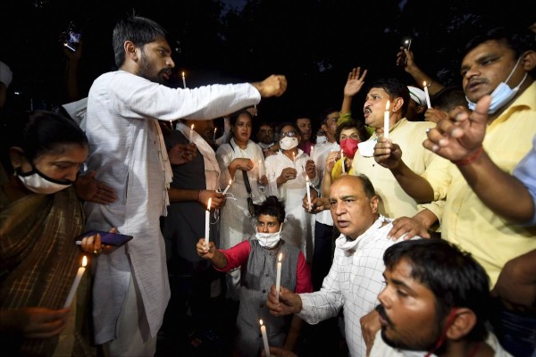 सवाल उठता है कि हाथरस में 100 से ज्यादा मौतों का जिम्मेदार कौन? सत्संग में भगदड़ के बाद उठे सवाल!