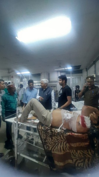 बसपा विधायक राजू पाल हत्याकांड के गवाह उमेश पाल की बम और गोली मारकर हुई  हत्या !