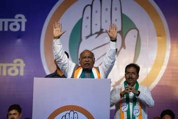 मल्लिकार्जुन खड़गे ने भाजपा-आरएसएस की तुलना जहर से करते हुए कहा इन्हे मार देना चाहिए!