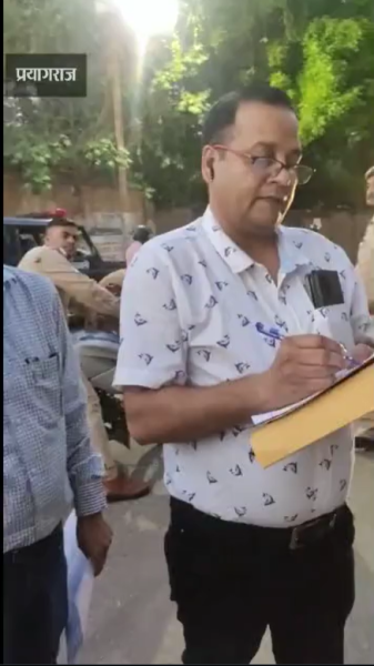 5 अवैध क्लीनिक सील:स्वास्थ्य विभाग ने की छापेमारी, झोलाछाप करते मिले हड्‌डी का इलाज: PRAYAGRAJ