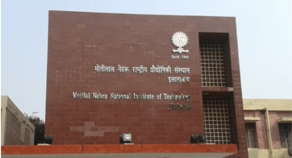 अब बिना ड्राइवर के चलेगी गाड़ी!  MNNIT में बनी देश की पहली ड्राइवर लेस कार, पहले फेज का ट्रायल सफल; सड़क के हिसाब से अपना रास्ता खुद बना लेंगी गाड़ी !