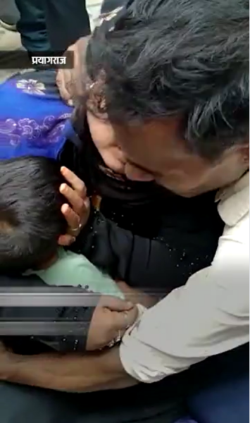 लुटेरों के हौसले बुलंदी पर: कट्टे के बल पर खुलेआम लूटी  बीओबी के ग्राहक सेवा केंद्र को , बदमाशों ने 55 सेकेंड में  दिया  वारदात को अंजाम, फायरिंग करते हुए मौके से फरार!.PRAYAGRAJ