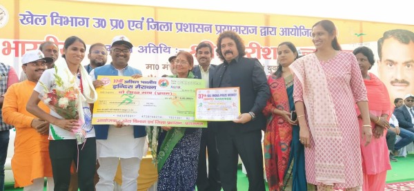 इंदिरा मैराथन जीतने वाली सुधा सिंह से प्रयाग दर्पण की खास बातचीत, बोलीं-  " मैराथन जीतने का सपना हुआ साकार" बचपन में पढ़ाई से ज्यादा खेलना पसंद था  !