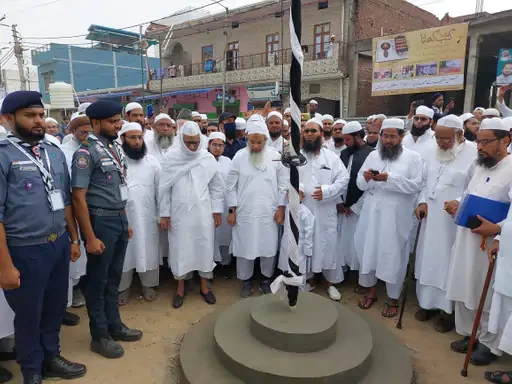 देवबंद में 25 राज्यों के मुस्लिमों का सम्मेलन:मौलाना बोले- आज देश धार्मिक बैर-भाव में जल रहा, सत्ता में बैठे लोग हौसला बढ़ा रहे....