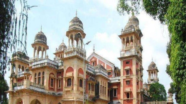 इलाहाबाद विश्वविद्यालय के पीसीबी हॉस्टल में बम विस्फोट से एक की हथेली उड़ी; दूसरा घायल जाँच जारी !