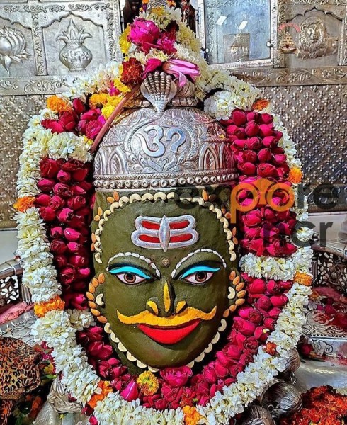 उज्जैन महाकालेश्वर मंदिर के गर्भगृह के लिए ड्रेस कोड तय, महिलाओं को साड़ी और पुरुषों को इन कपड़ों में मिलेगी एंट्री!