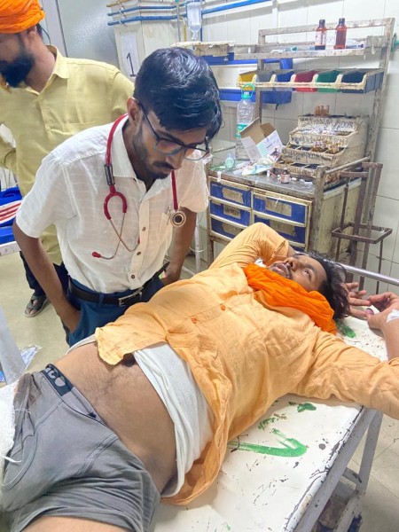 होलागढ़ चौराहे के पास मार  दी गोली, एसआरएन ट्रामा सेंटर  में भर्ती !