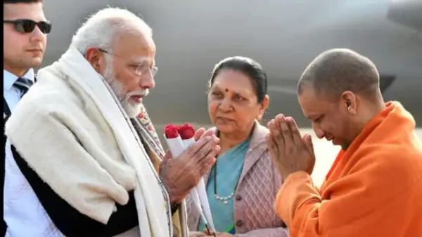 दिल्ली दौरे पर पहुंचे CM योगी ने PM मोदी से की मुलाकात