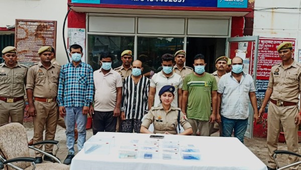 थाना खुल्दाबाद व एसओजी नगर की संयुक्त पुलिस टीम द्वारा अंतर्जनपदीय गिरोह के 06 शातिर चोर गिरफ्तार, कब्जे से चोरी किये हुये आभूषण इत्यादि बरामद !