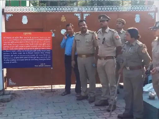 हिस्ट्रीशीटर अपराधी की 5 करोड़ की संपत्ति कुर्क : गैंगस्टर एक्ट में लग्जरी घर, करोड़ों जमीन और दो वाहन कुर्क!